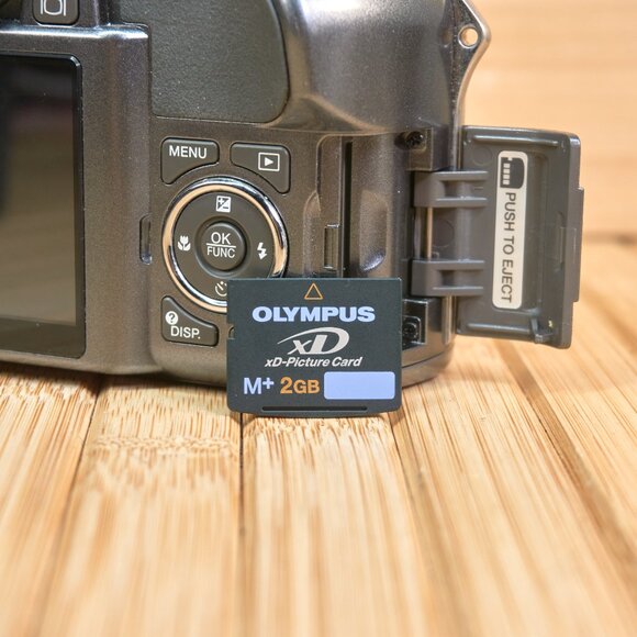 OLYMPUS SP-550UZ 7.1MP Digital Camera, 18x Optical Zoom, Image Stabilization - Picture 8 of 9